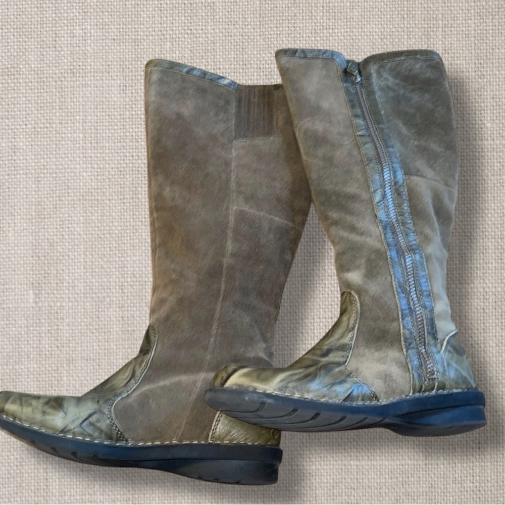 🌺Clarks Nikki Midtown tumbled leather knee-high tall boots. - Picture 3 of 9